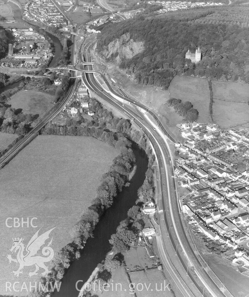 Black and white aerial photo of the A470, Tongwynlais and Castell Coch