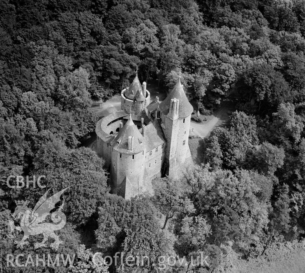 Black and white aerial photo of Castell Coch